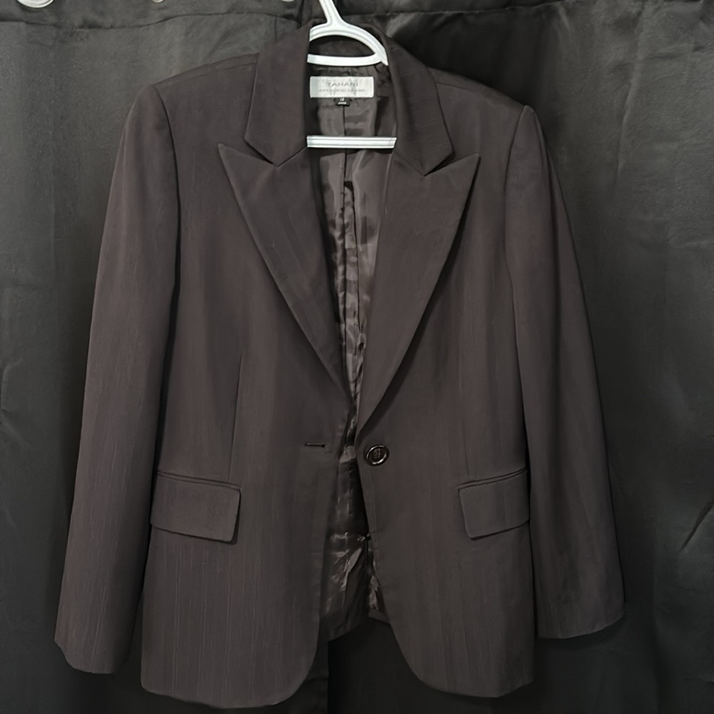 Tahari women's black pin striped fitted blazer jacket size 12